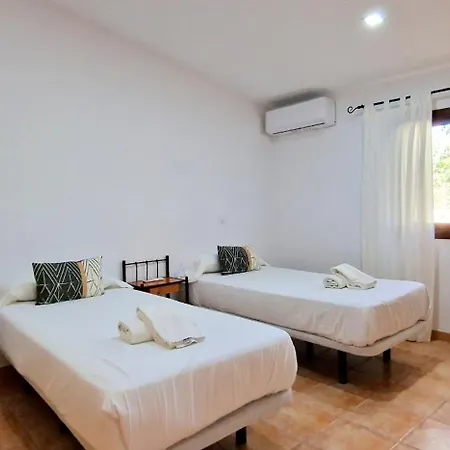 Con Piscina Rodeada De Naturaleza Country house *