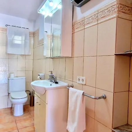 Con Piscina Rodeada De Naturaleza
