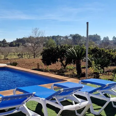Con Piscina Rodeada De Naturaleza